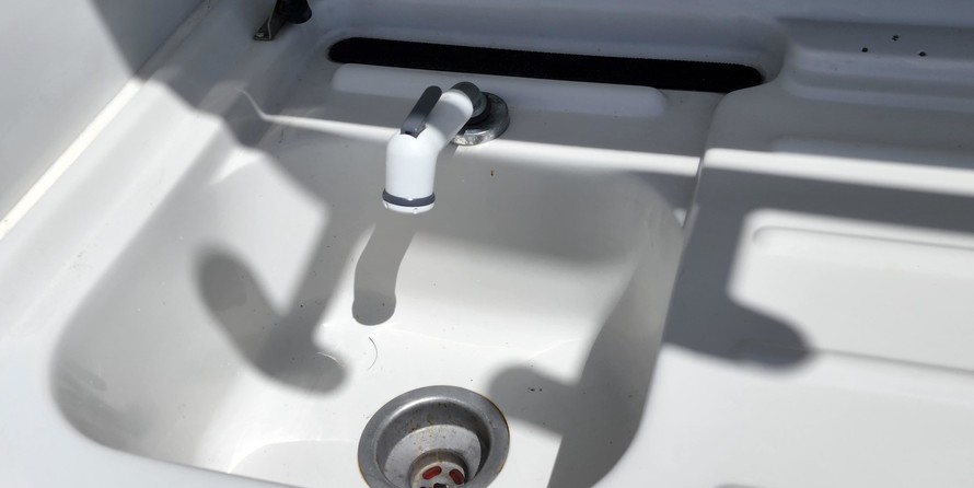 Glacier bay isle runner blue hull 2670