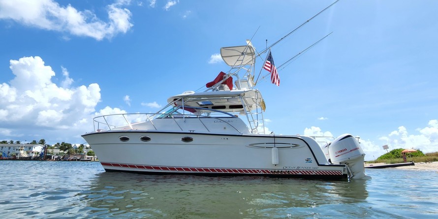 Glacier bay isle runner blue hull 2670