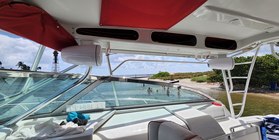 Glacier bay isle runner blue hull 2670