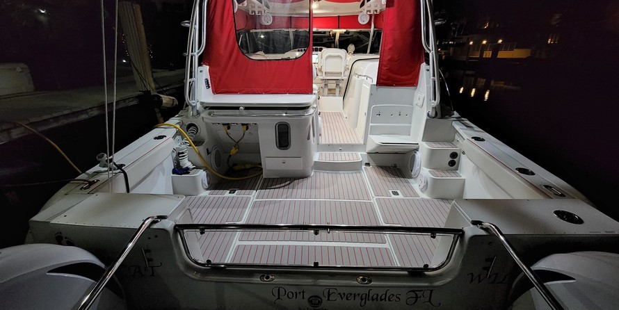 Glacier bay isle runner blue hull 2670