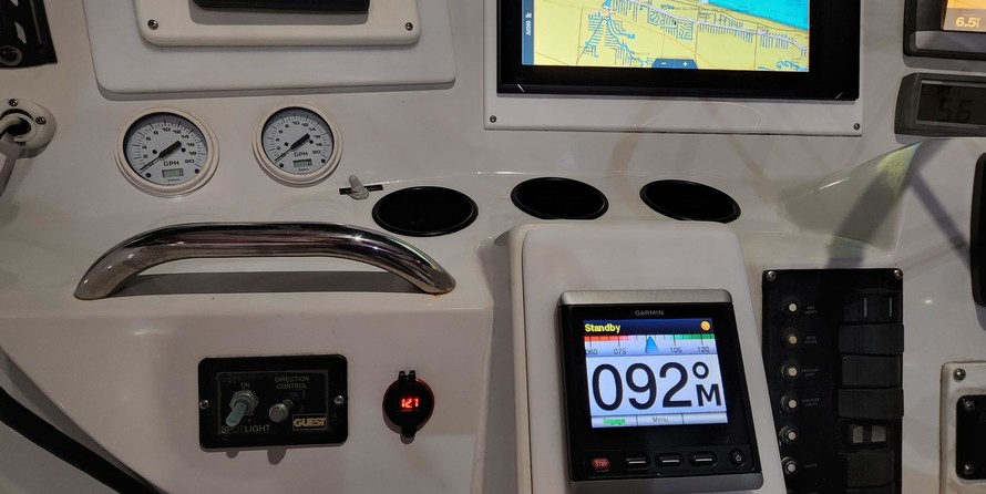 Glacier bay isle runner blue hull 2670