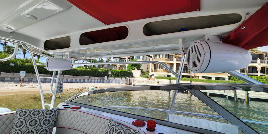 Glacier bay isle runner blue hull 2670