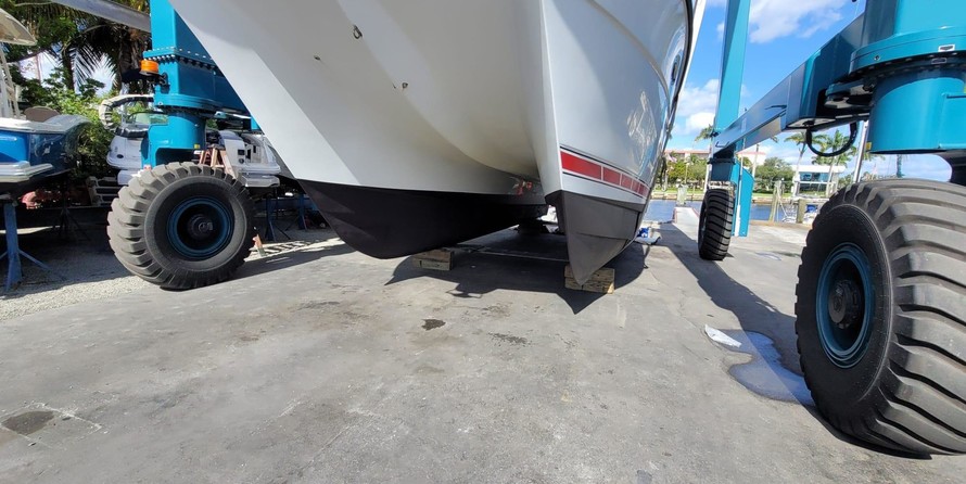 Glacier bay isle runner blue hull 2670