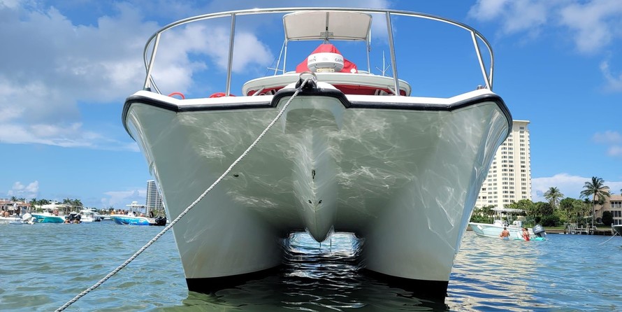 Glacier bay isle runner blue hull 2670