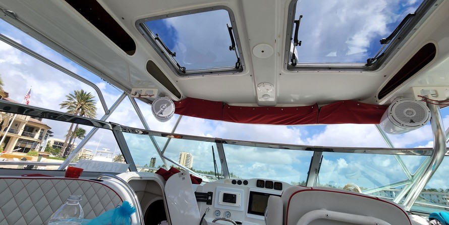 Glacier bay isle runner blue hull 2670