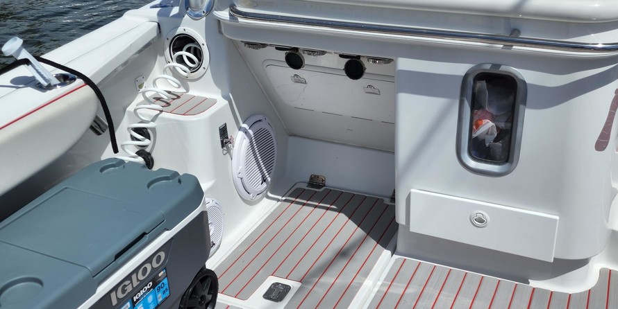 Glacier bay isle runner blue hull 2670