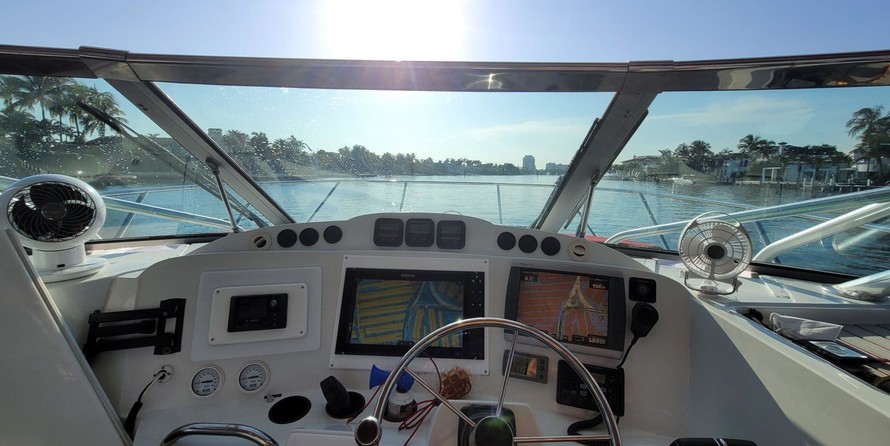 Glacier bay isle runner blue hull 2670