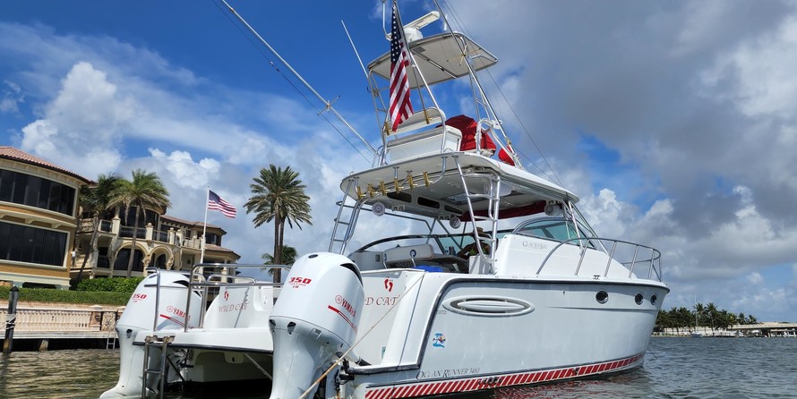 Glacier bay isle runner blue hull 2670