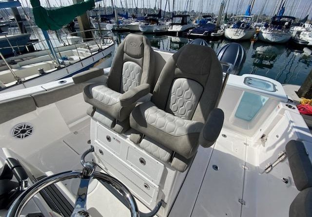 288 Sea Fox Commander