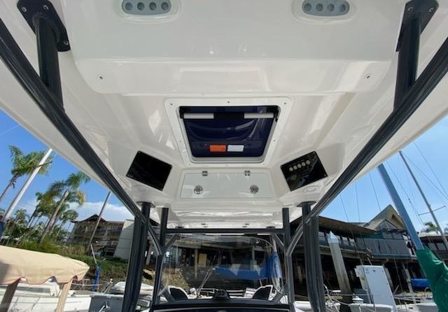 288 Sea Fox Commander