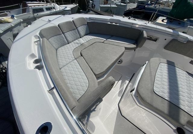 288 Sea Fox Commander