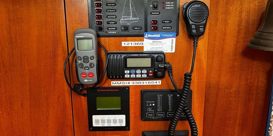 Marlow-Hunter 50 Center Cockpit