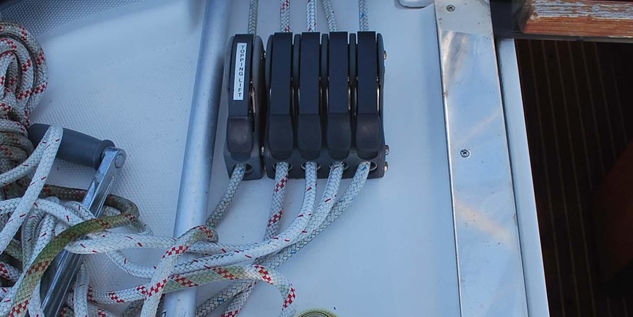 Marlow-Hunter 50 Center Cockpit