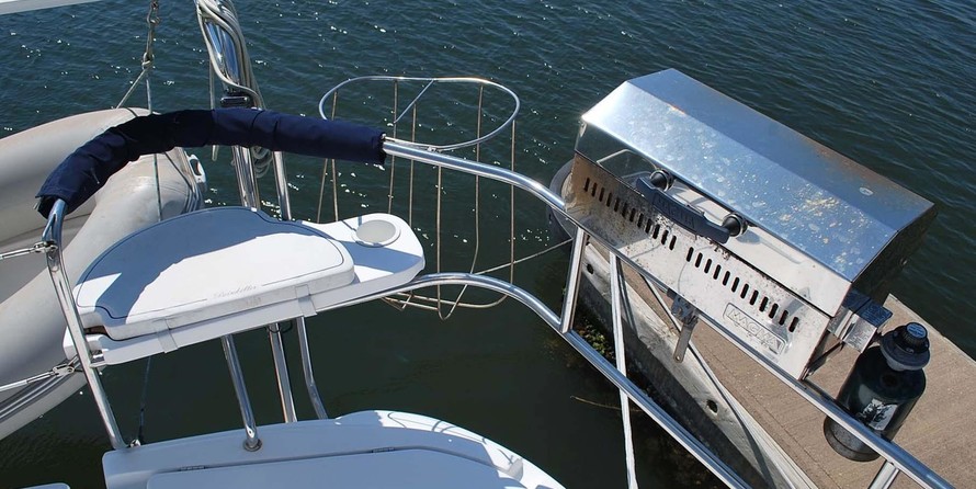 Marlow-Hunter 50 Center Cockpit