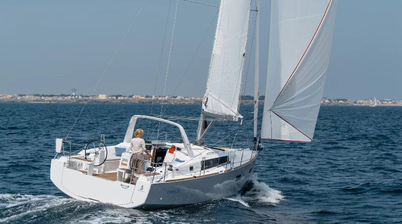 Beneteau Oceanis 38.1