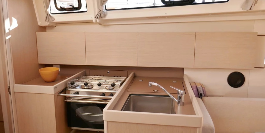 Beneteau Oceanis 38.1