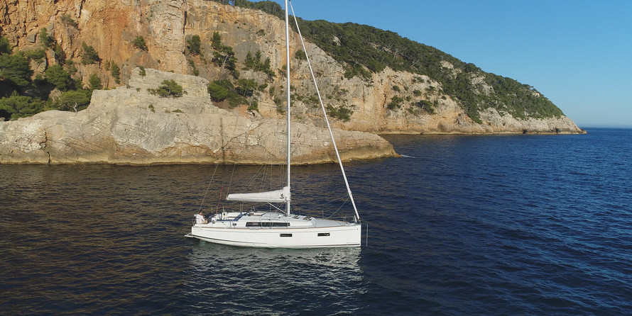 Beneteau Oceanis 38.1