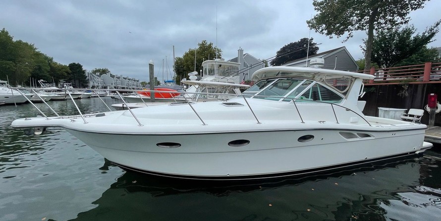 Tiara 3500 open hardtop