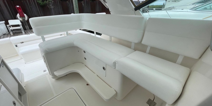 Tiara 3500 open hardtop