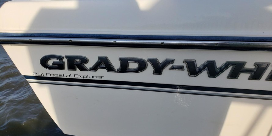 Grady-White 251 CE