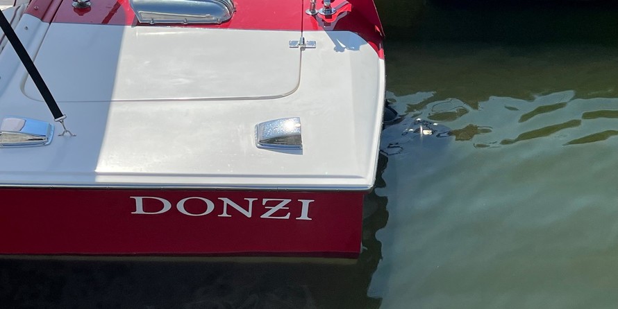 Donzi 18