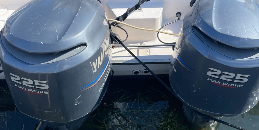 Grady-White Express 330