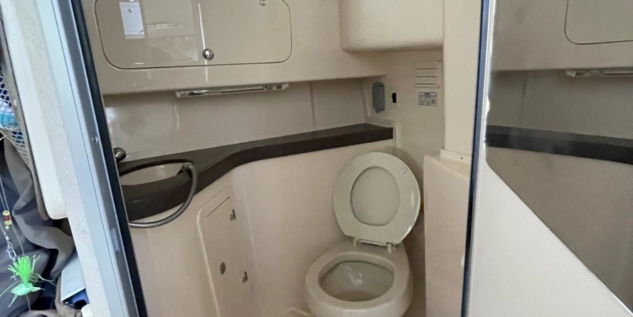 Grady-White Express 330