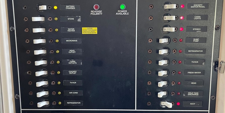 Grady-White Express 330