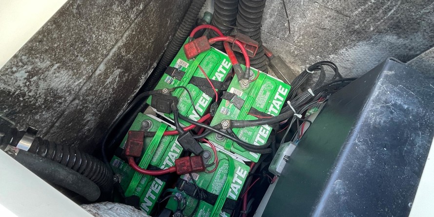 Grady-White Express 330