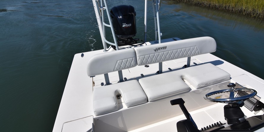 Hewes 16.9 redfisher