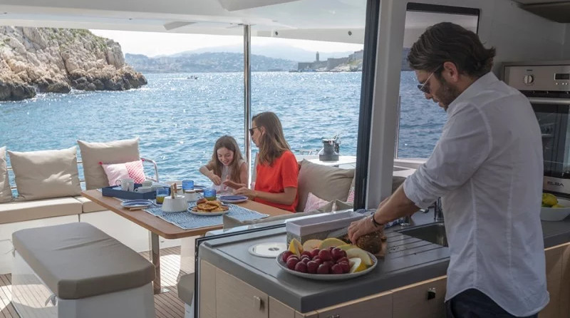 Fountaine Pajot Astrea 42