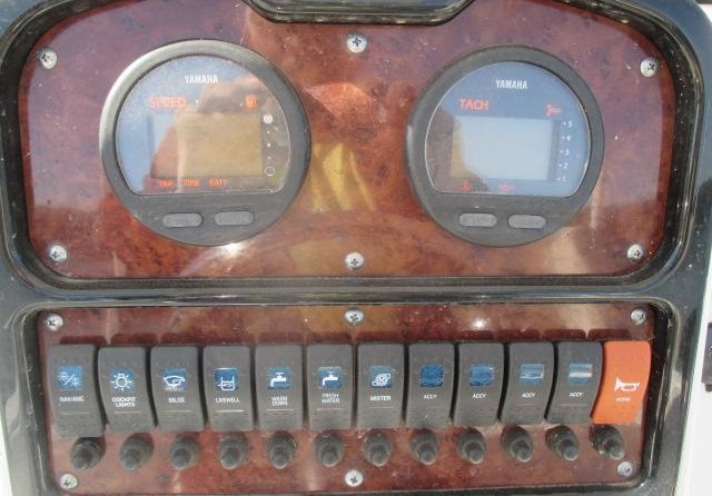 Sea Ray hunt ultra 211