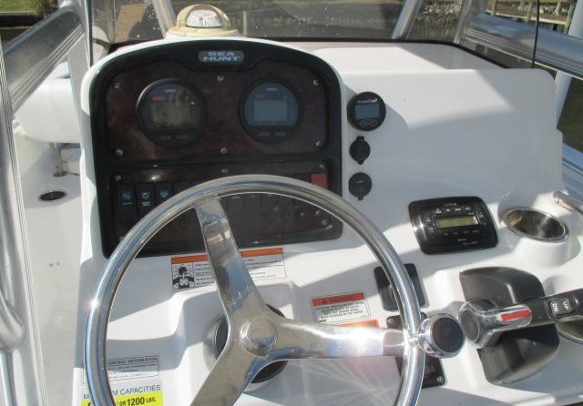 Sea Ray hunt ultra 211