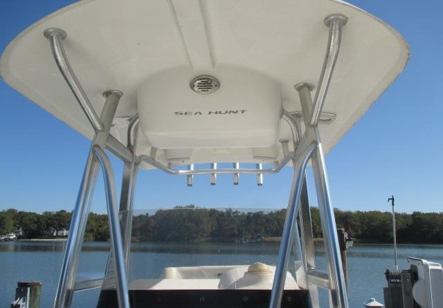 Sea Ray hunt ultra 211