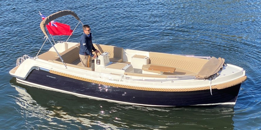 Interboat intender 700