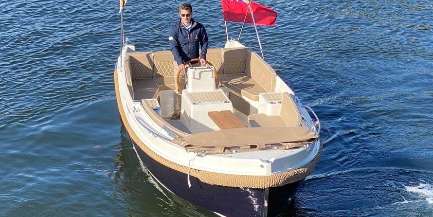 Interboat intender 700