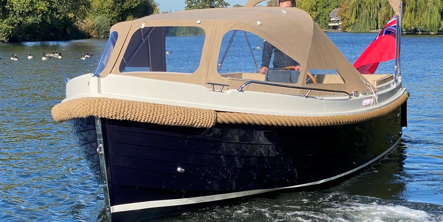 Interboat intender 700