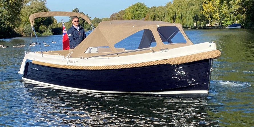 Interboat intender 700