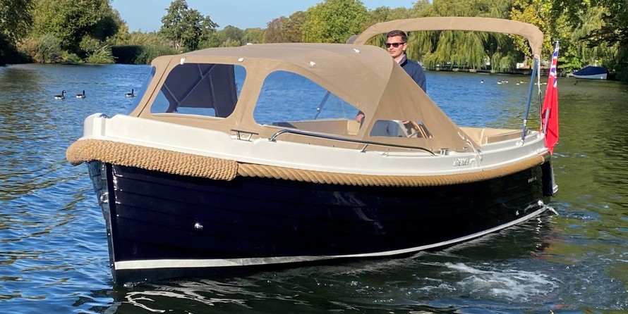 Interboat intender 700