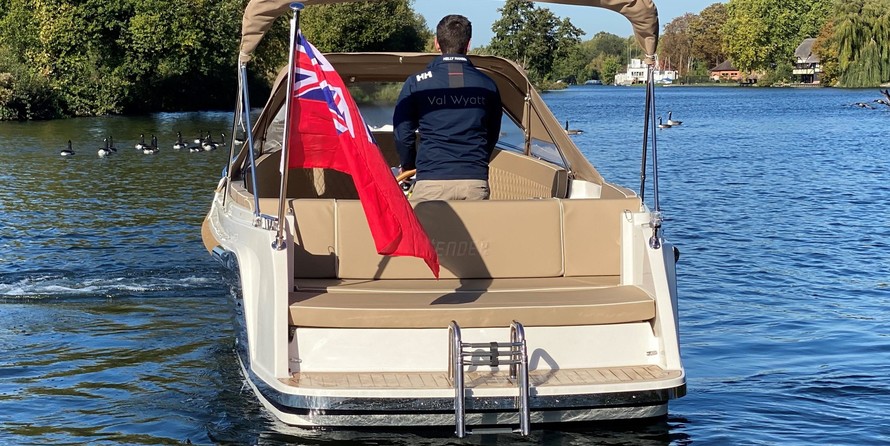 Interboat intender 700