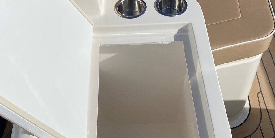 Interboat intender 700