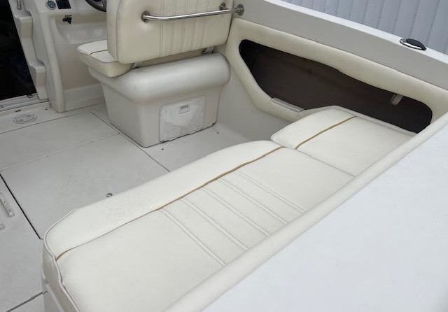 Sea ray 215 express cruiser