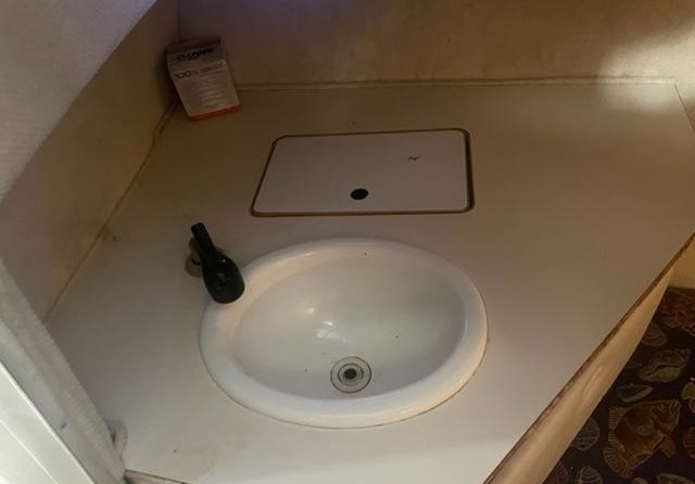 Sea ray 215 express cruiser