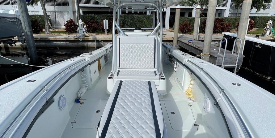 Yellowfin 32 offshore