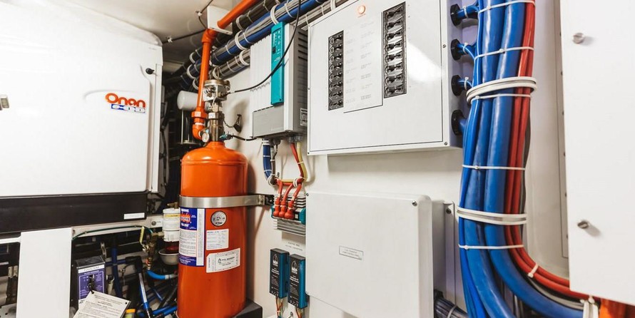 Hatteras 77 Convertible