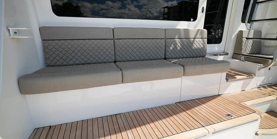 Hatteras 77 Convertible