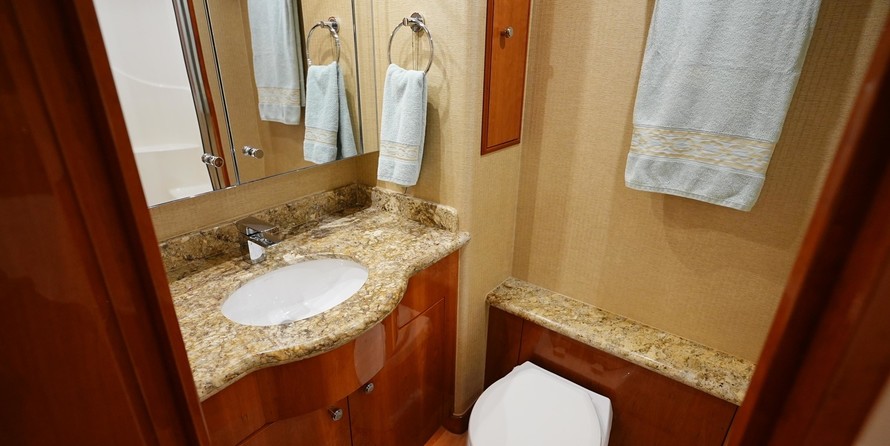 Hatteras 77 Convertible