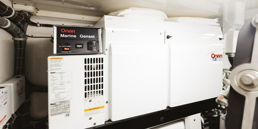 Hatteras 77 Convertible