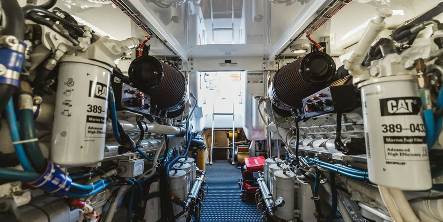 Hatteras 77 Convertible