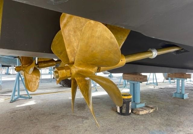 Hatteras 77 Convertible